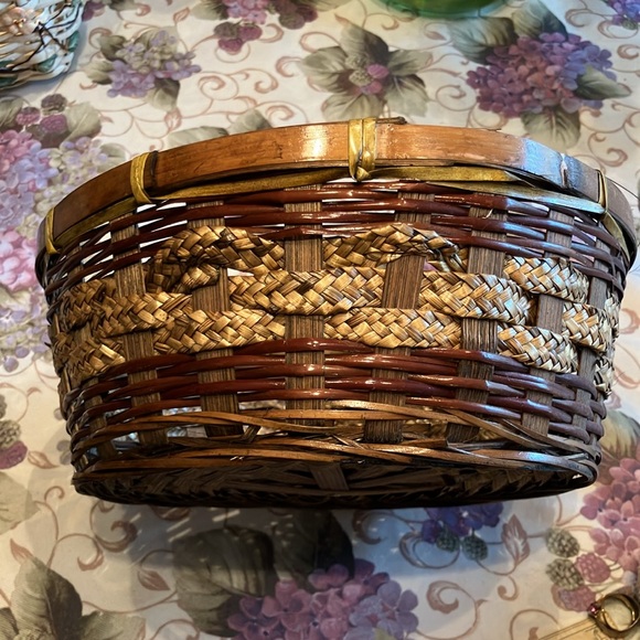 FIVE Beautiful handwoven BASKETS - Picture 12 of 15